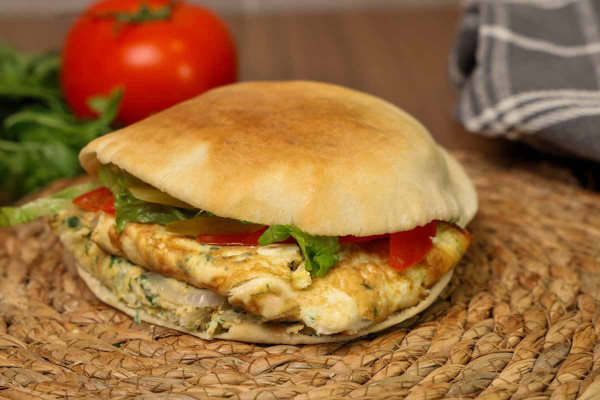 عجة ( بيض مع بقدونس)