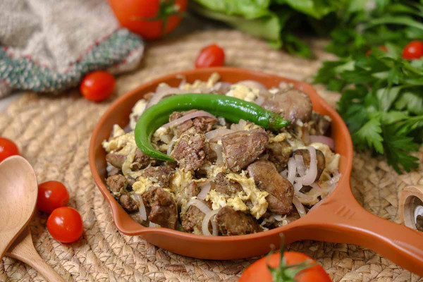 قلاية كبدة دجاج مع بيض
