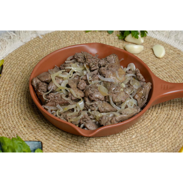 Fresh chiken liver with onions