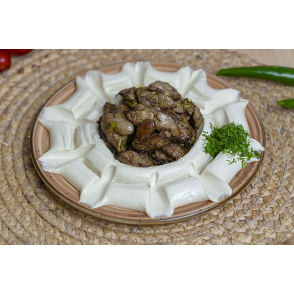 Hummus with chicken liver
