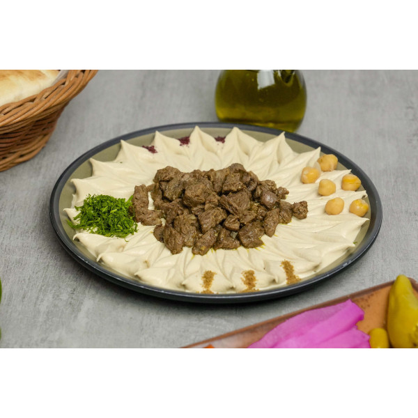 Hummus with ras asfour meat