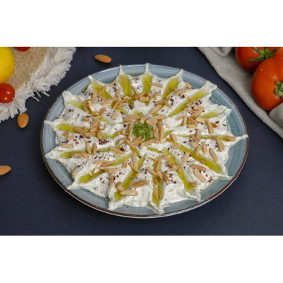 Beiruti hummus with nuts