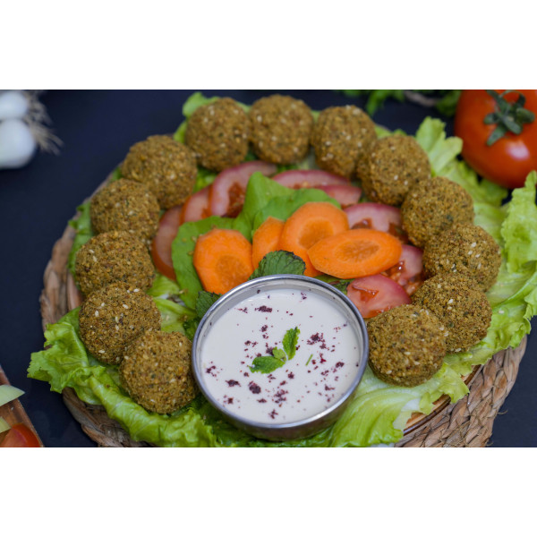 Falafel with vegetables (12 pieces)