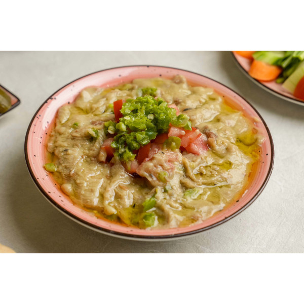 Foul with tomato and tahini