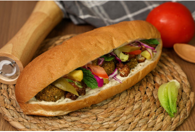 Falafel with hummus and salad
