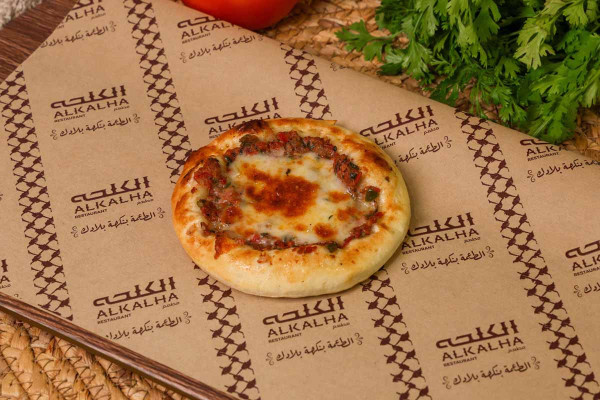 فطيرة لحمة وجبنة