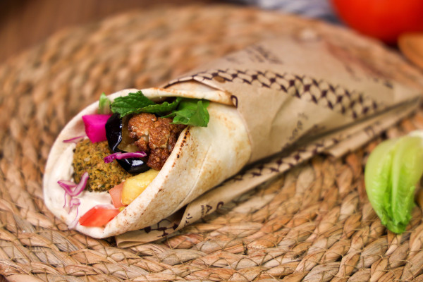 Falafel with hummus and salad