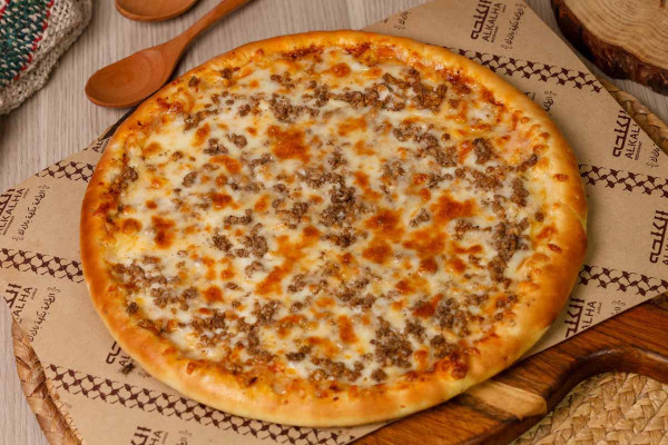 بيتزا باللحمة