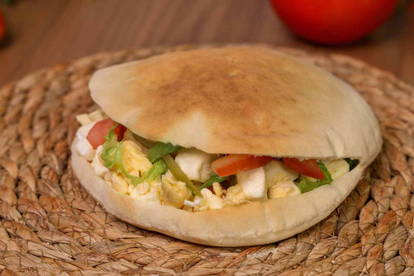 بيض بالجبنة النابلسية