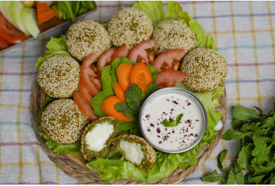 Falafel with cheese (5 pieces)