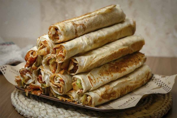 ساندويش شاورما كبير