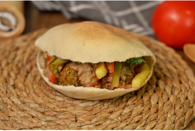 فول وفلافل ومقالي