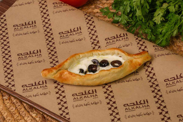 فطيرة لبنة وزيتون